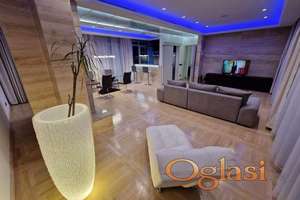 Izdajemo namešten 3.0 stan na Dedinju, 148m2, dva parking mesta